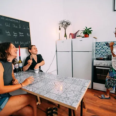 Dona Rose Old Town Хостел